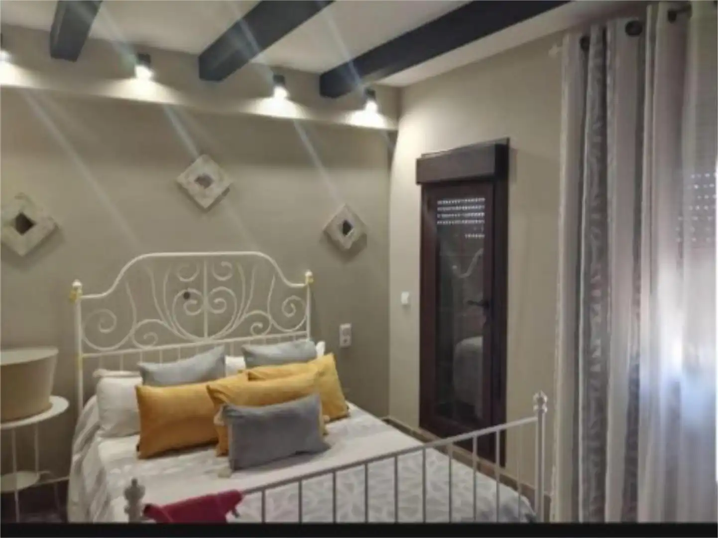 Habitación de Casa adosada en venta en Mairena del Alcor con Aire acondicionado, Calefacción y Terraza