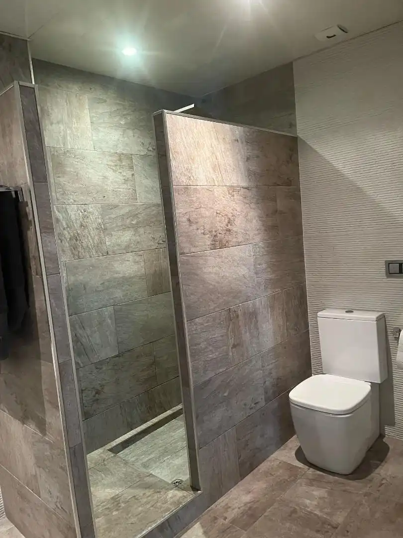 Flat for sale in Calle Armas de Santiago, 15, Santiago - Coronación Bathroom of Flat for sale in Jerez de la Frontera with Air Conditioner, Heating and Parquet flooring