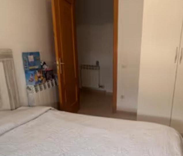 Photo 1 of Flat to share in Avenida de Baunatal, 15, Santa Bárbara - La Zaporra, Madrid