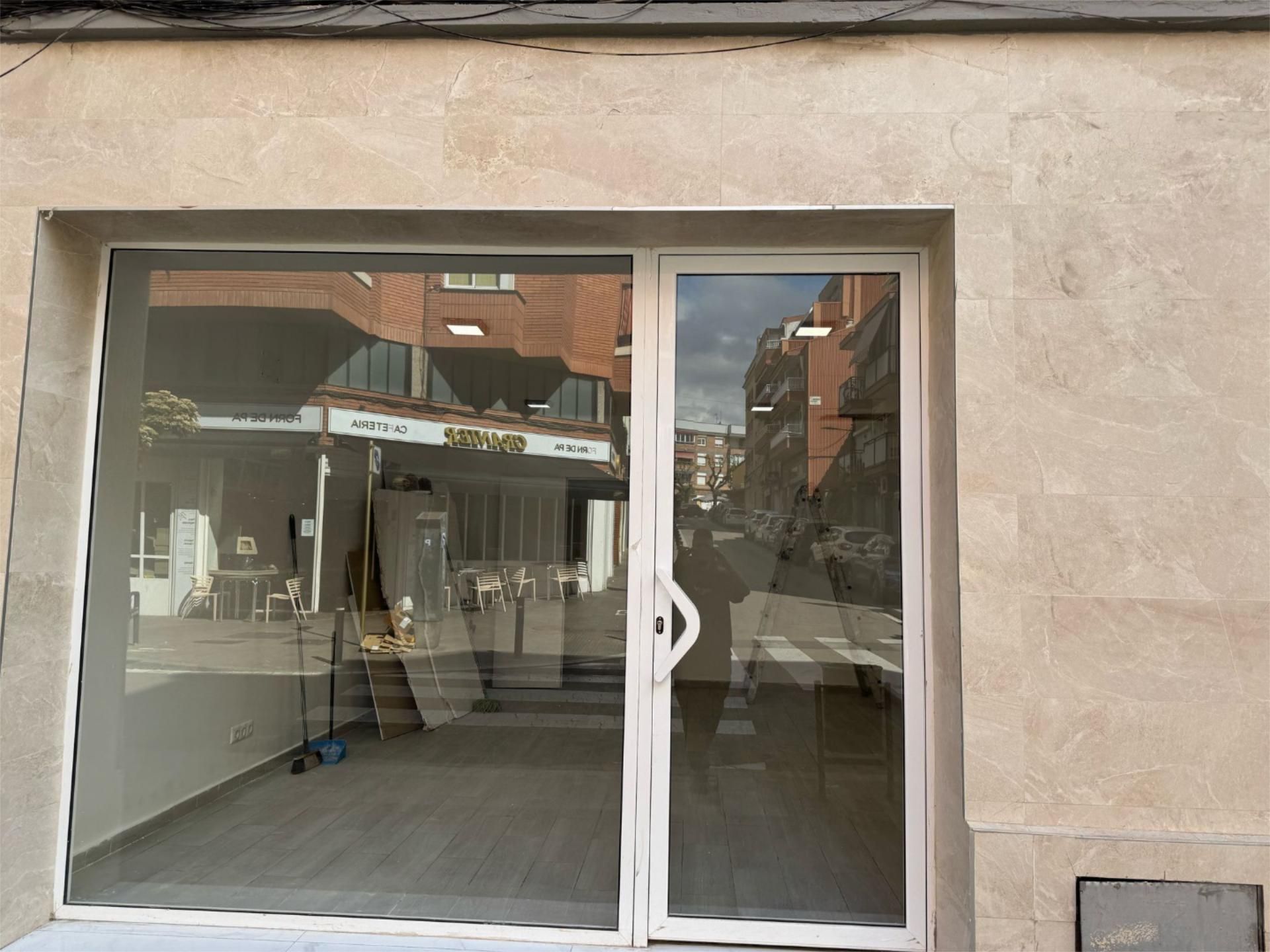 Local de lloguer en Cornellà de Llobregat