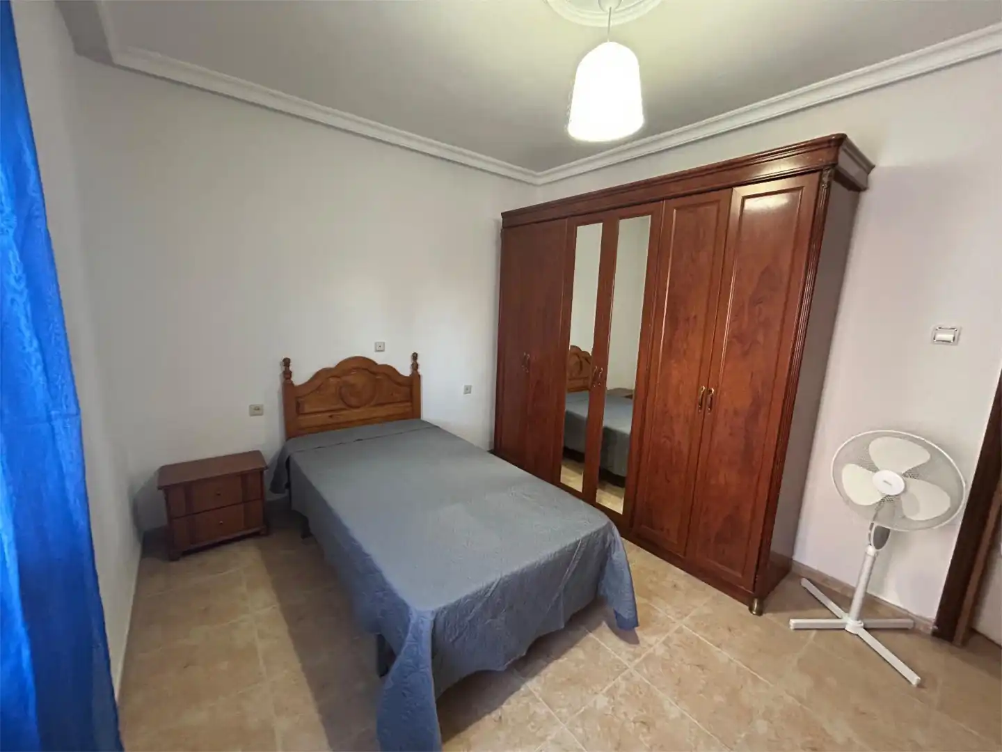 Room in Calle del Río Guadalén, 3, Linarejos Bedroom of Flat for share in Linares with Air Conditioner, Terrace and Furnished