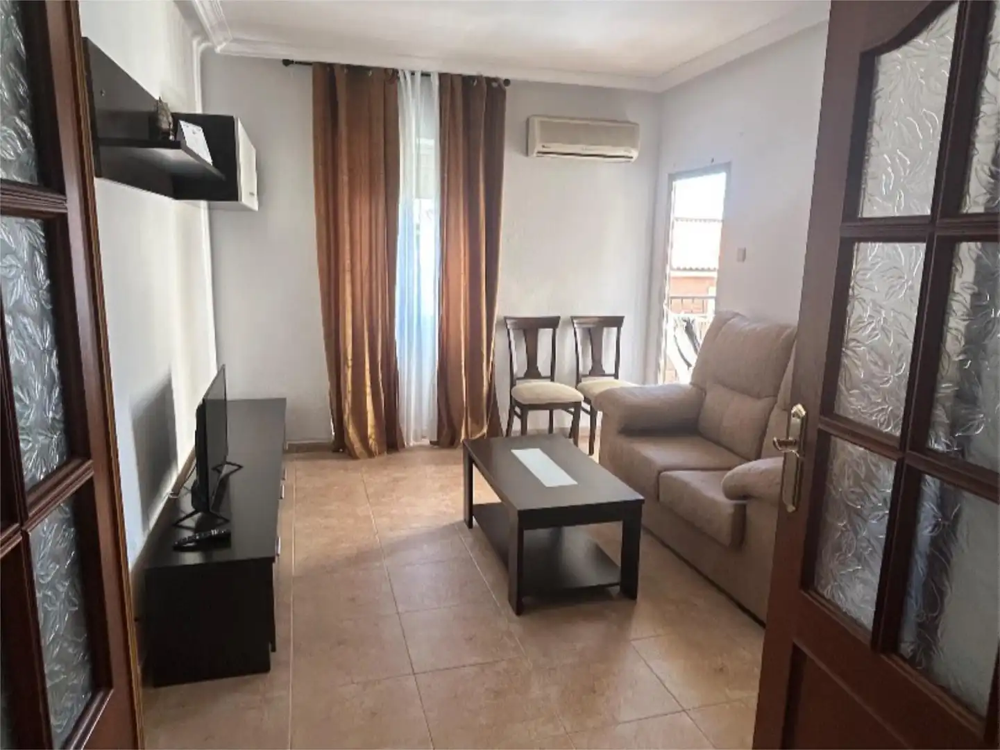 Room in Calle del Río Guadalén, 3, Linarejos Living room of Flat for share in Linares with Air Conditioner, Terrace and Furnished