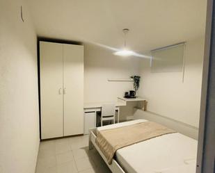 Bedroom of Flat to share in Santa Coloma de Gramenet  with Terrace, Furnished and Oven