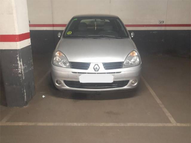 Garaje en Alquiler en Carrer de Vallès i Ribot, 22 en La Sagrera