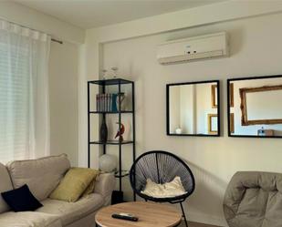 Living room of Flat to share in  Sevilla Capital  with Air Conditioner, Parquet flooring and Furnished