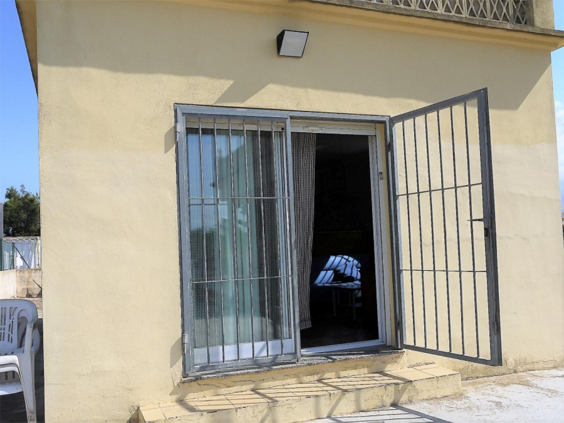 Vista exterior de Finca rústica en venda en Oliva amb Terrassa