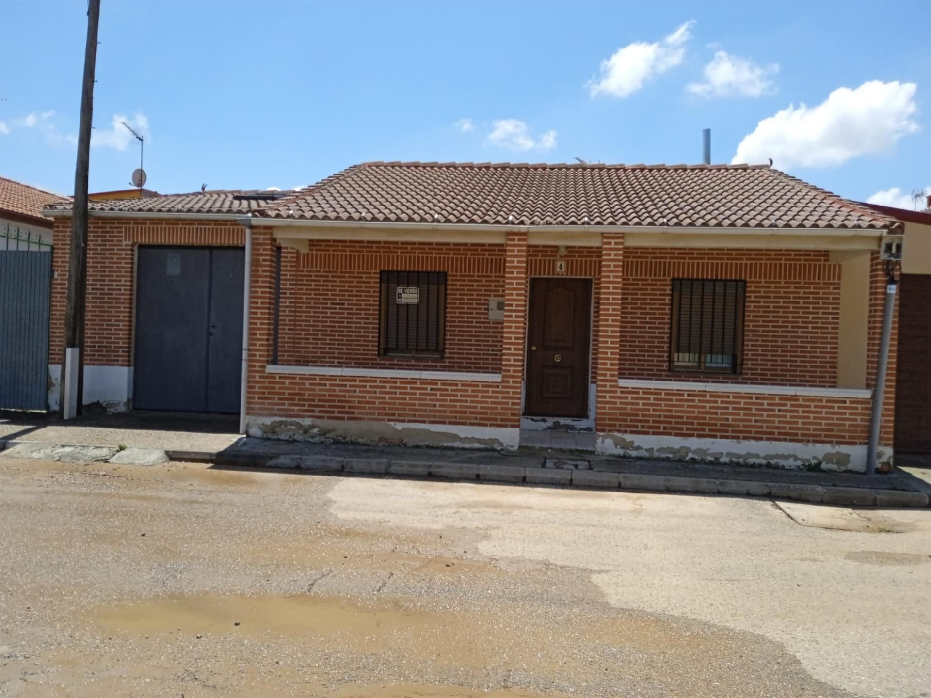 Vista exterior de Planta baixa en venda en La Seca  amb Calefacció, Jardí privat i Terrassa