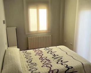 Dormitori de Pis en venda en Linares amb Calefacció i Terrassa