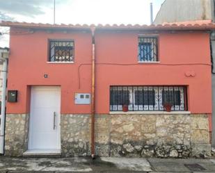 Vista exterior de Casa o xalet en venda en Fuentes de Valdepero