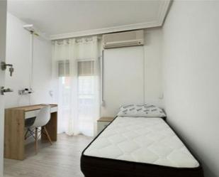 Bedroom of Flat to share in  Madrid Capital  with Air Conditioner, Heating and Parquet flooring