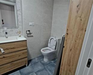 Bathroom of Flat for sale in Marbella  with Parquet flooring, Furnished and Balcony