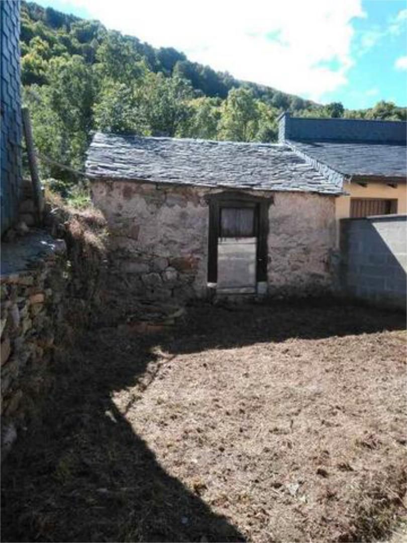 Exterior view of House or chalet for sale in Murias de Paredes