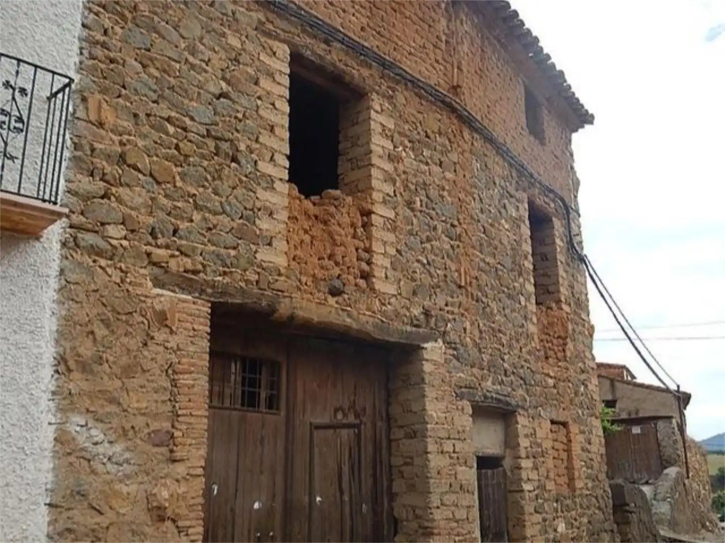 Nave industrial en venta en Calle Codicos, 37, Codos Vista exterior de Nave industrial en venta en Codos