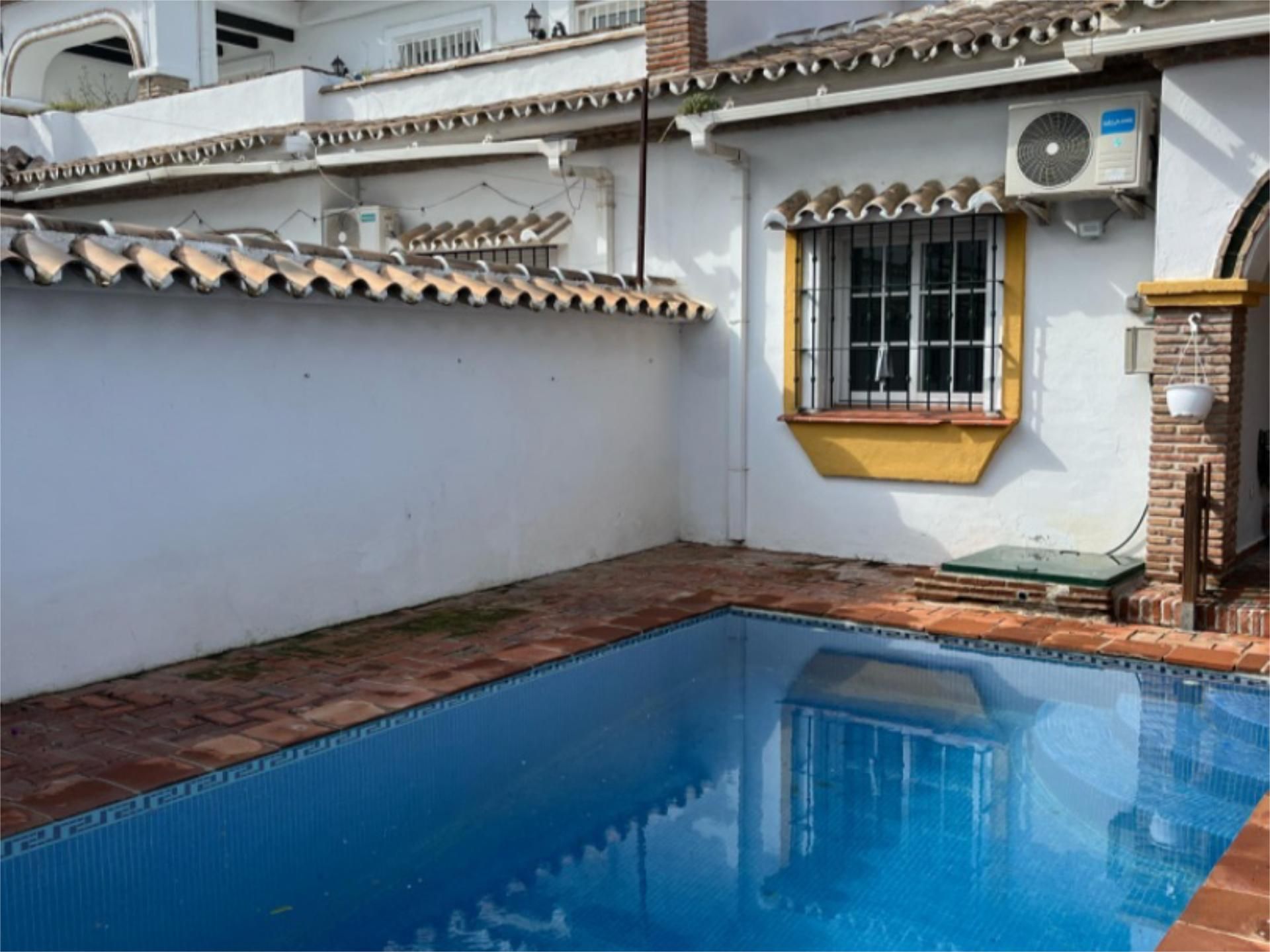 Piscina de Pis de lloguer en Marbella amb Aire condicionat, Calefacció i Jardí privat