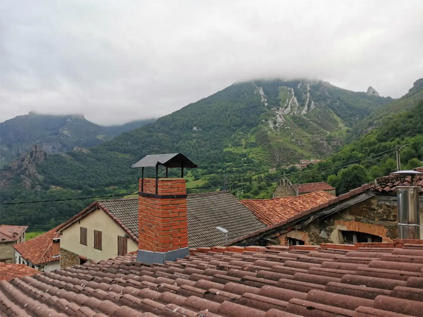Exterior view of Houses for sale in Vega de Liébana  with Balcony