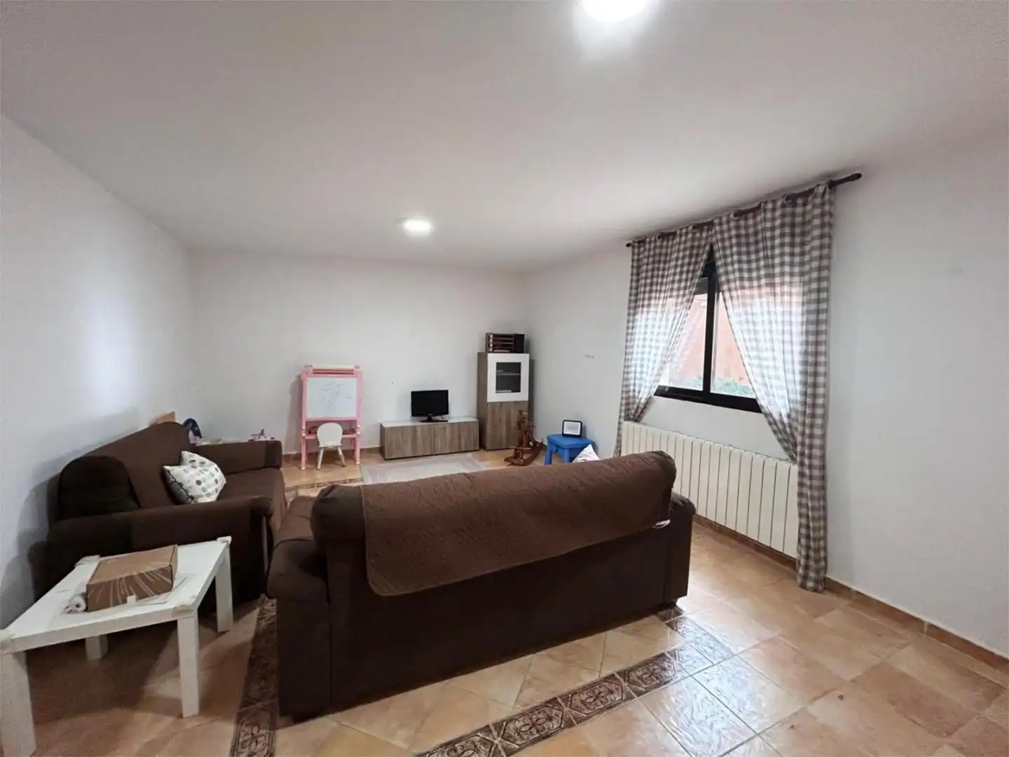 Wohnung zum Verkauf in Calle Pradera Redonda, 2, Valdemaqueda Wohnzimmer von Wohnung zum Verkauf in Valdemaqueda mit Klimaanlage, Heizung und Privatgarten