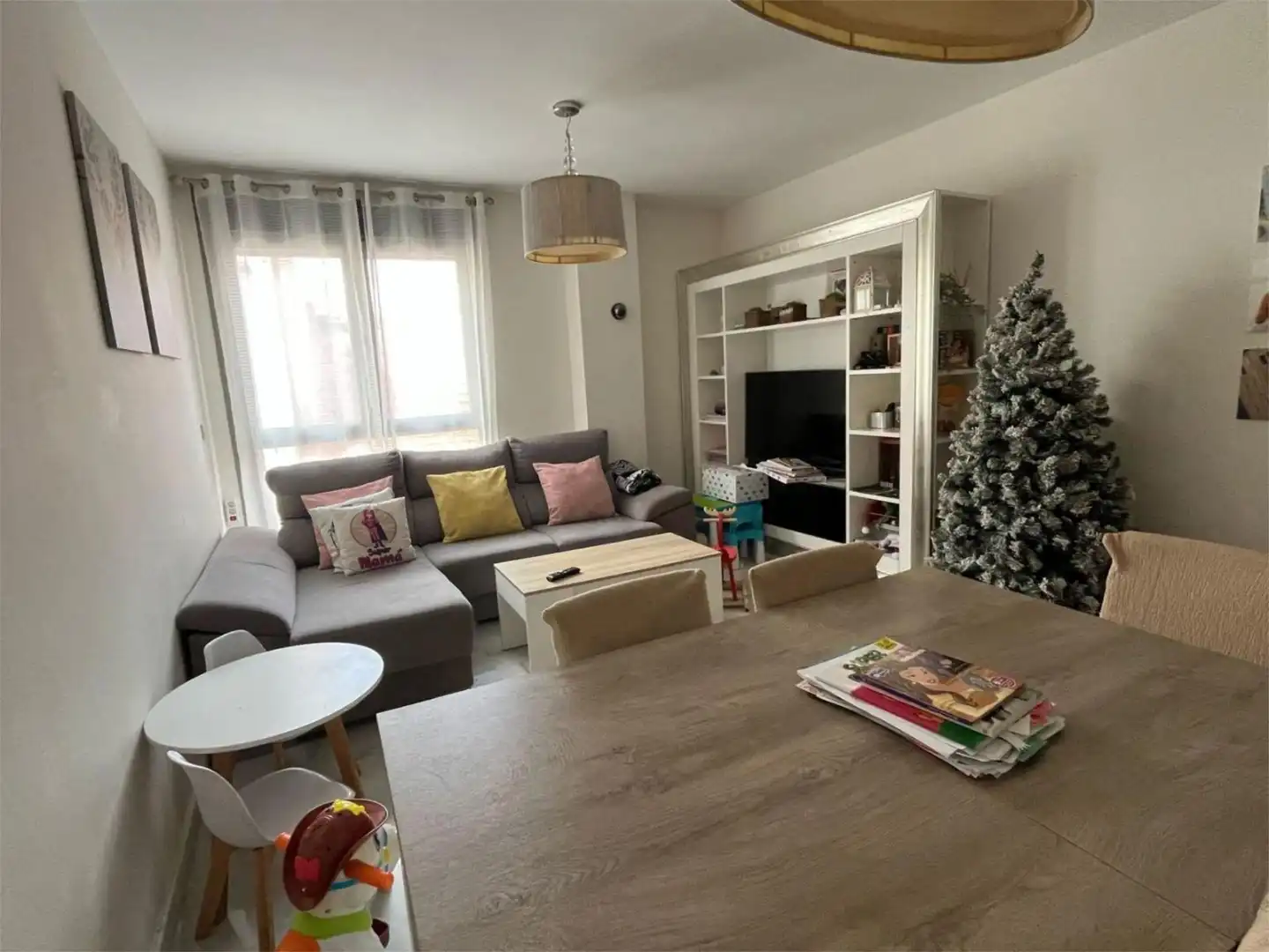 Piso en venta en Calle Espino, 2, Centro Sala de estar de Piso en venta en Ceuta con Aire acondicionado, Trastero y Amueblado