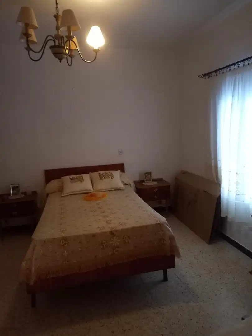 Dormitori de Casa adosada en venda en Fuente-Tójar amb Jardí privat