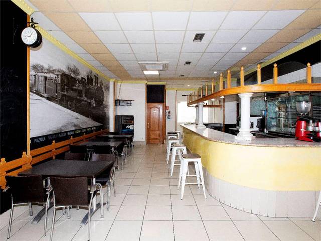 Local comercial en Venta en Avenida Luis de la Concha, 75 en Renedo