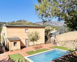 Exterior view of Flat for sale in Castellar del Vallès  with Air Conditioner, Heating and Private garden