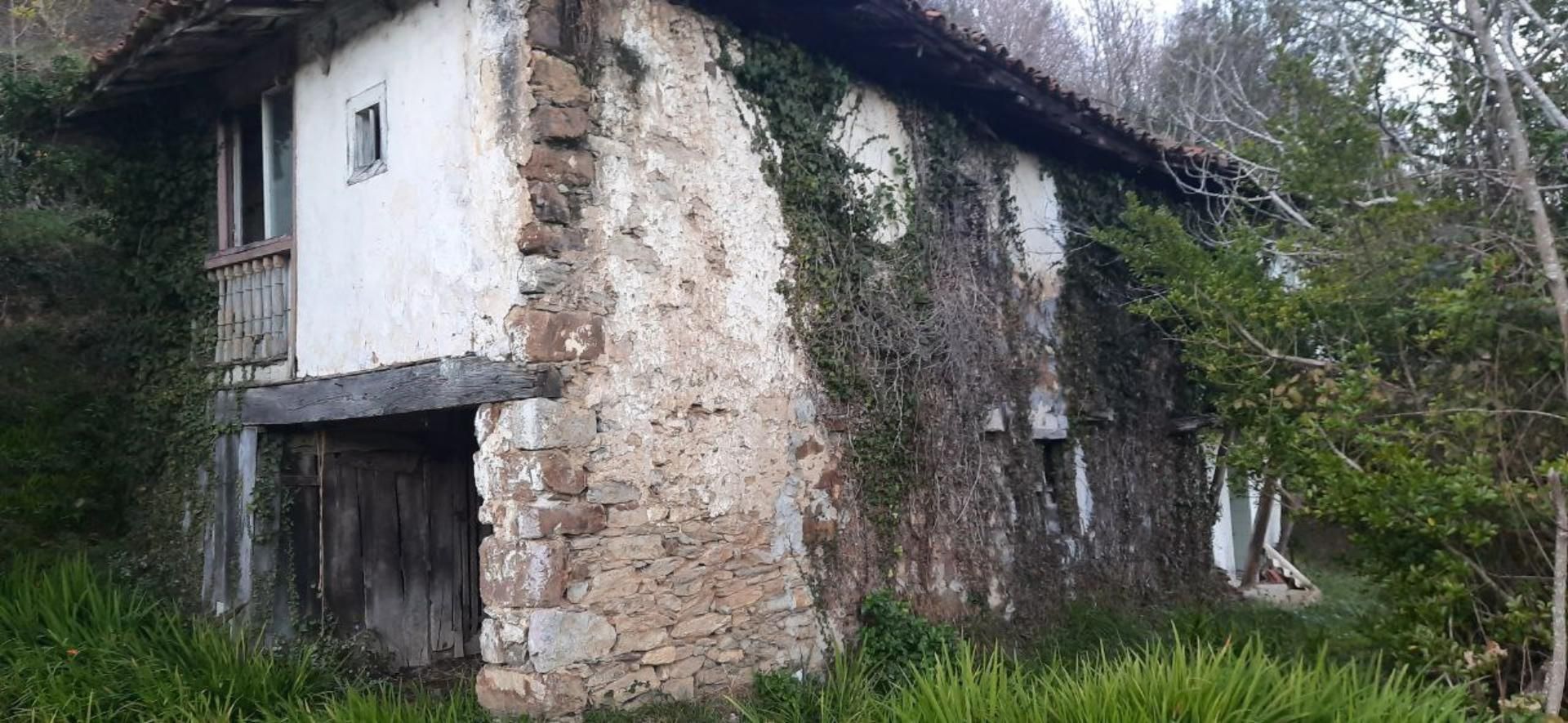 Vista exterior de Casa adosada en venta en Piloña con Jardín privado y Balcón