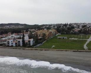 Vista exterior de Apartament en venda en Manilva amb Terrassa i Piscina