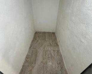 Box room to rent in  Granada Capital