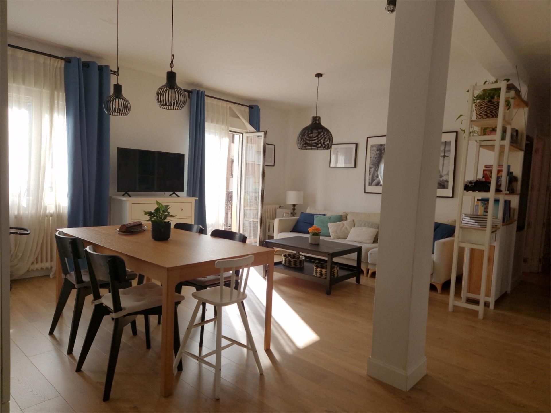 Sala d'estar de Pis en venda en  Madrid Capital amb Balcó