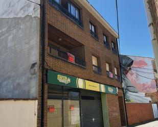 Vista exterior de Pis en venda en Sahagún amb Calefacció, Parquet i Terrassa