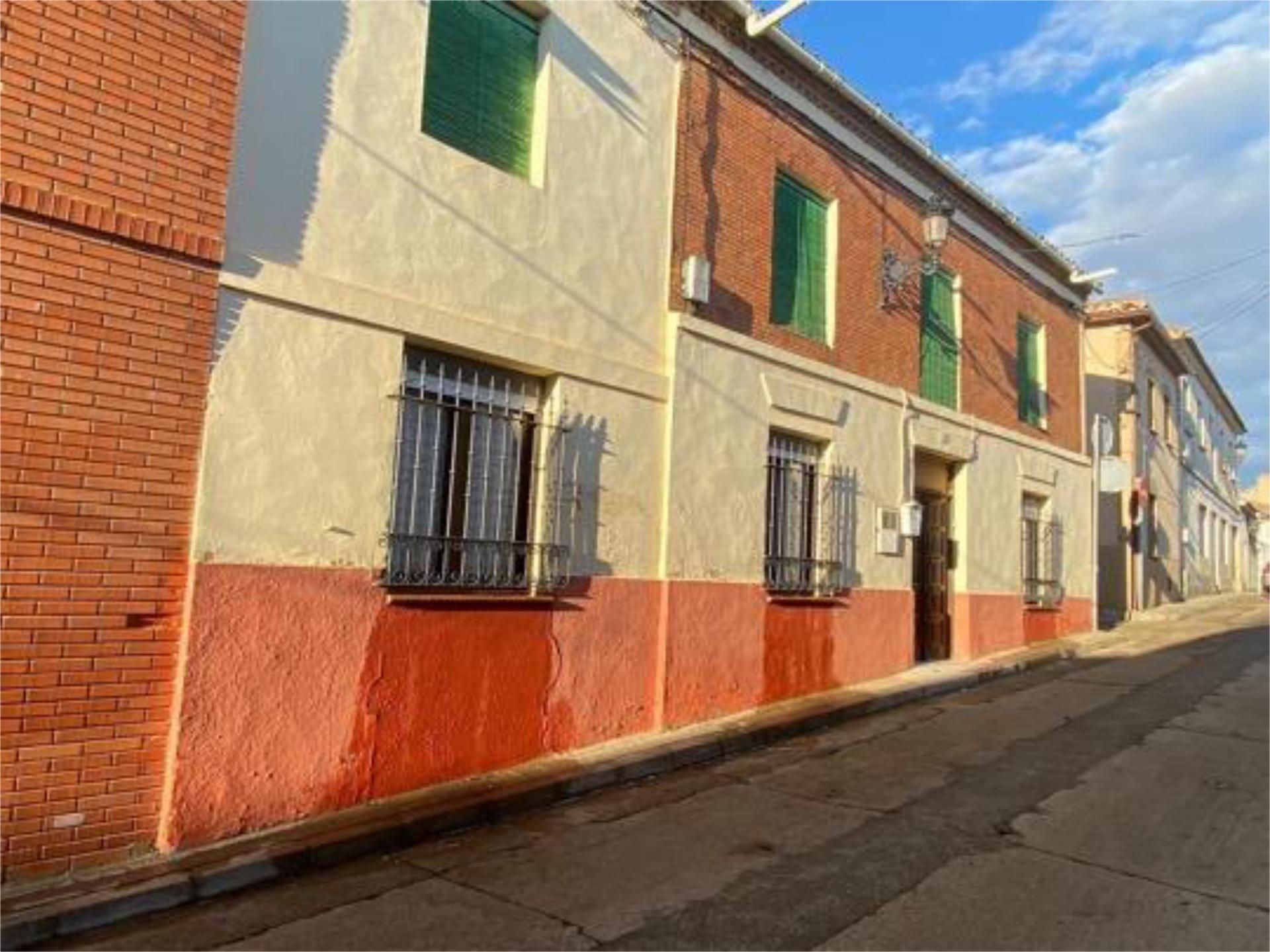 Exterior view of House or chalet for sale in Mayorga  with Heating, Storage room and Furnished