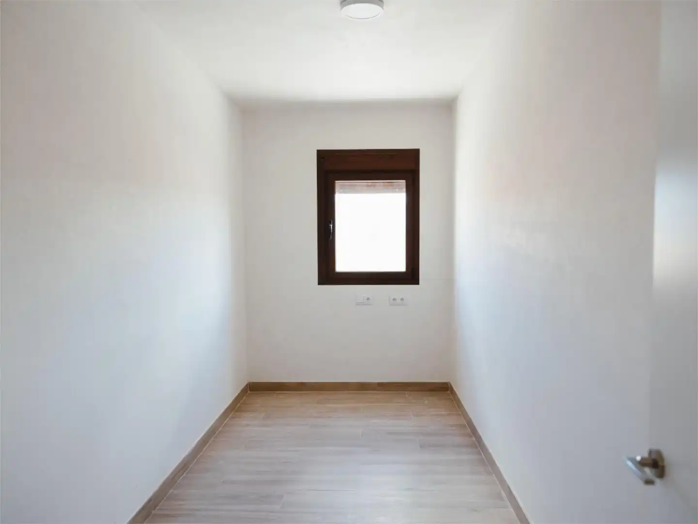 Casa adosada en venda a Blanco Eras Bajas, 34, La Ginebrosa Dormitori de Casa adosada en venda en La Ginebrosa amb Aire condicionat i Terrassa