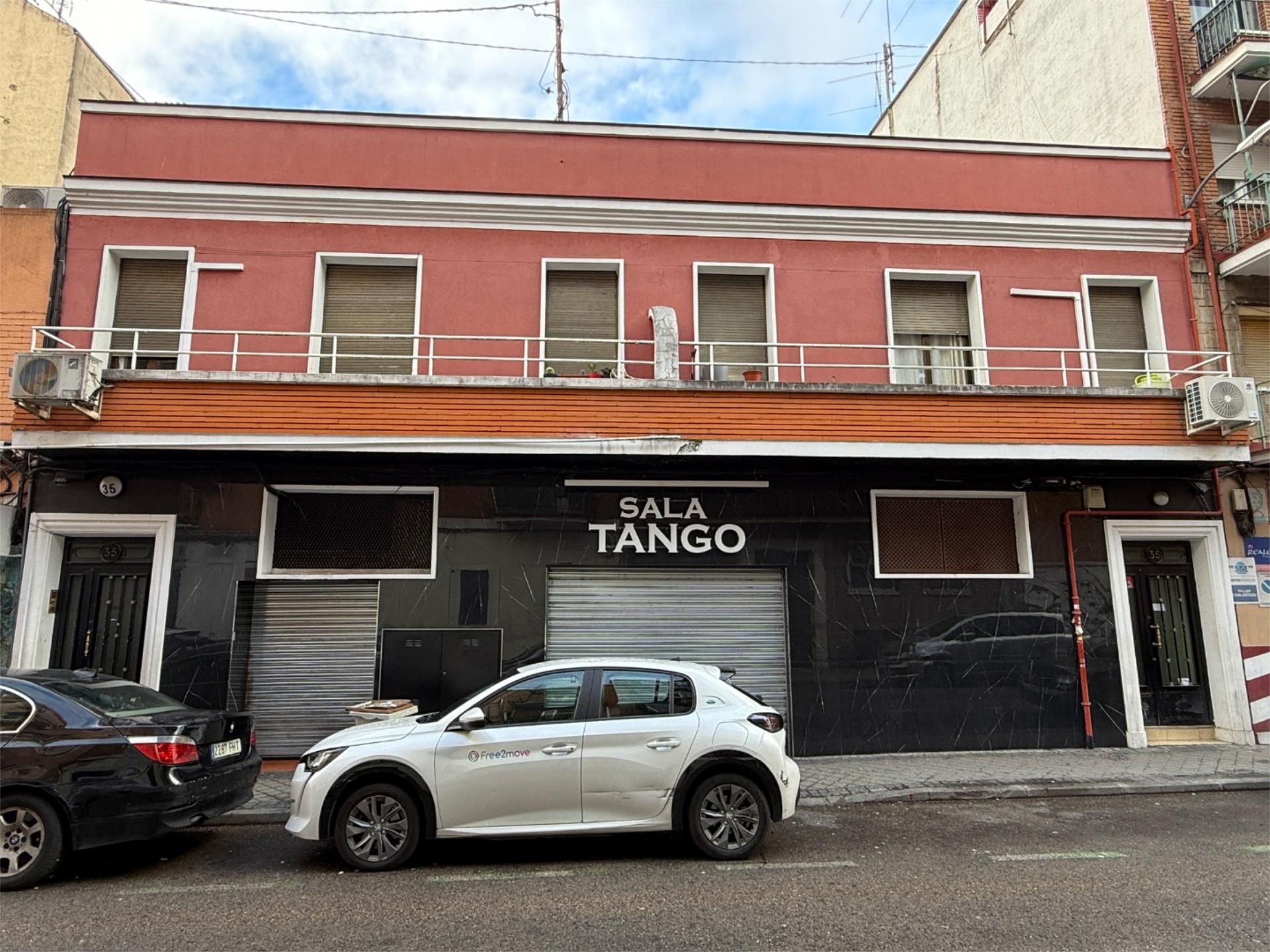 Vista exterior de Residencial en venda en  Madrid Capital