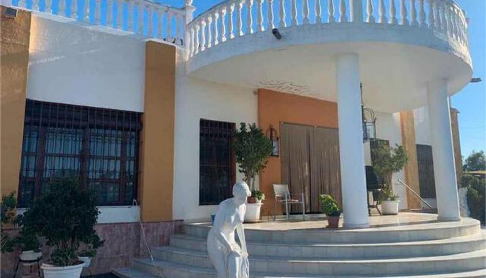 Foto 1 de Casa adosada en venda a La Campana, Sevilla