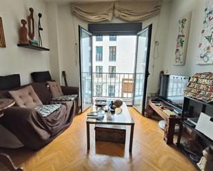 Living room of Flat for sale in  Madrid Capital  with Air Conditioner, Heating and Private garden