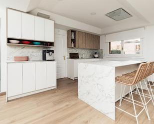 Cuina de Casa o xalet en venda en Las Rozas de Madrid amb Calefacció, Jardí privat i Parquet