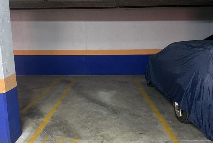 Foto 1 de Garatge de lloguer a Calle del Real de Burgos, 3, Miramadrid, Madrid