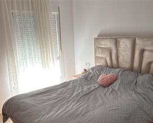 Bedroom of Flat for sale in Roquetas de Mar  with Terrace, Furnished and Community parking