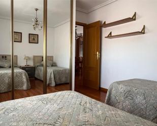 Bedroom of Flat to rent in Valladolid Capital  with Heating, Parquet flooring and Furnished
