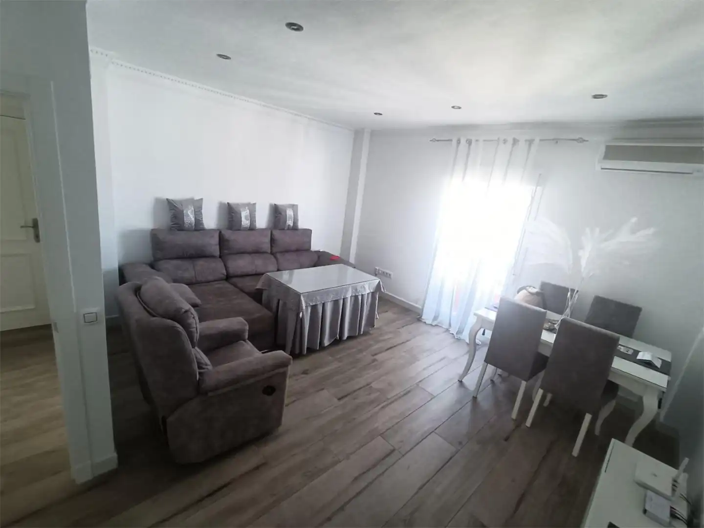 Piso en venta en Calle Arrayán, 6, Lora del Río Sala de estar de Piso en venta en Lora del Río con Aire acondicionado, Terraza y Trastero