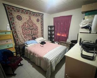 Flat to share in Passeig Maragall Flat to share in Passeig Maragall