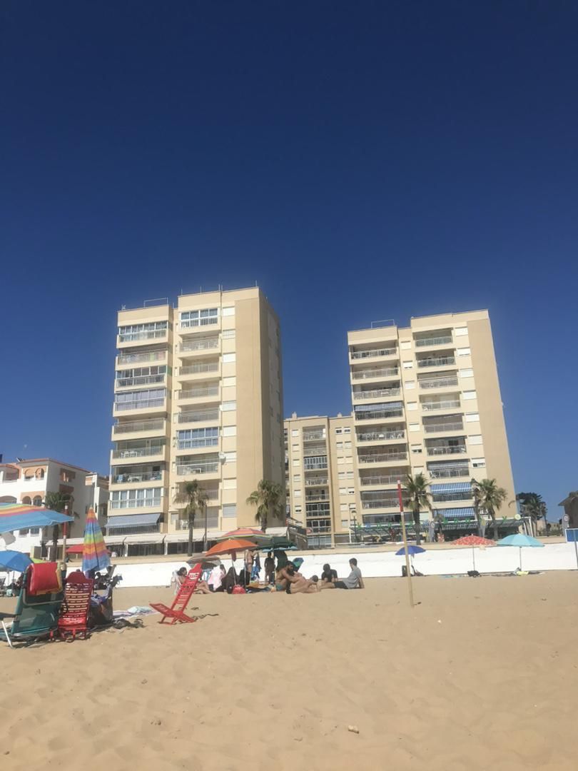 Vista exterior de Pis de lloguer en Chipiona amb Aire condicionat, Moblat i Rentadora