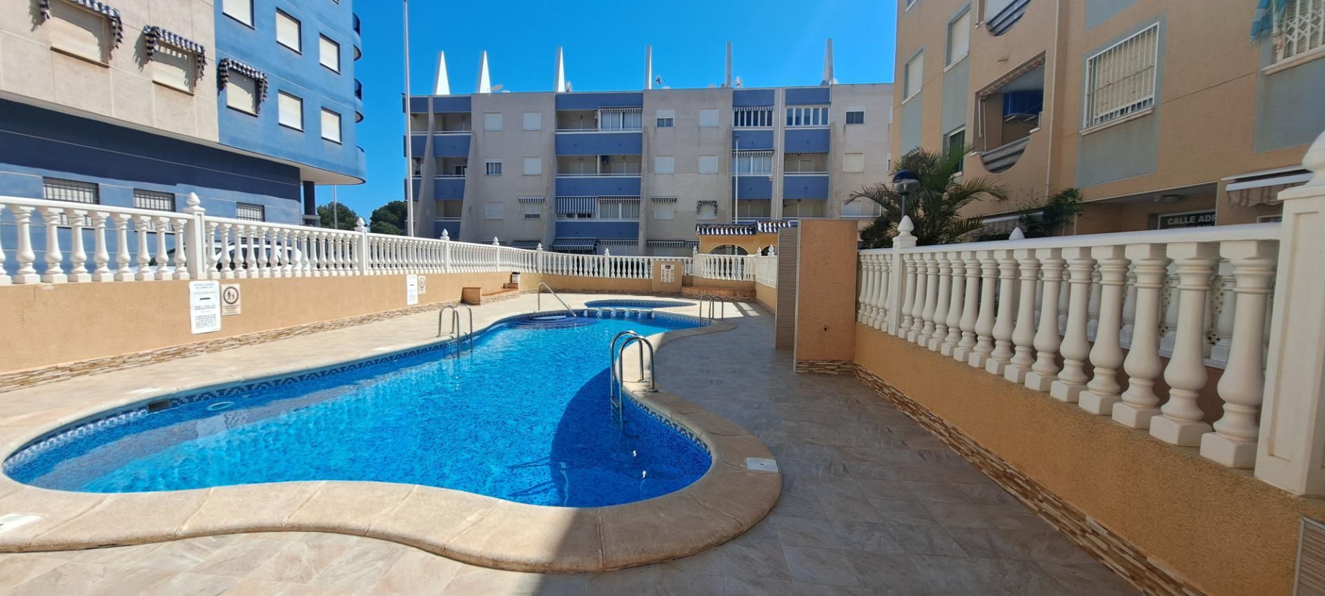 Swimming pool of Planta baja for sale in Torrevieja  with Air Conditioner, Terrace and Swimming Pool