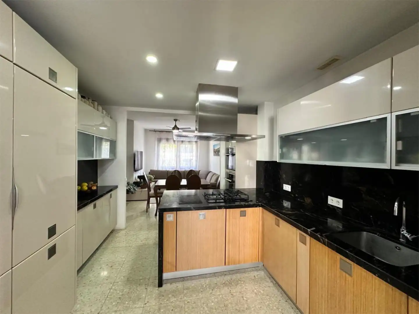 Flat for sale in Alameda de Santa Eufemia, 80, Santa Eufemia Kitchen of Flat for sale in Tomares with Air Conditioner, Terrace and Swimming Pool