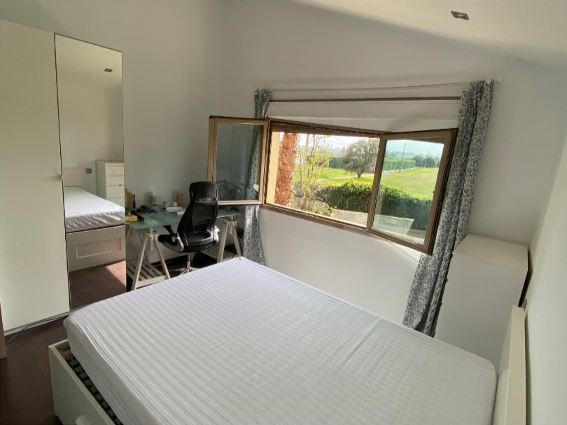 Bedroom of Flat to share in Brunete  with Heating, Storage room and Furnished
