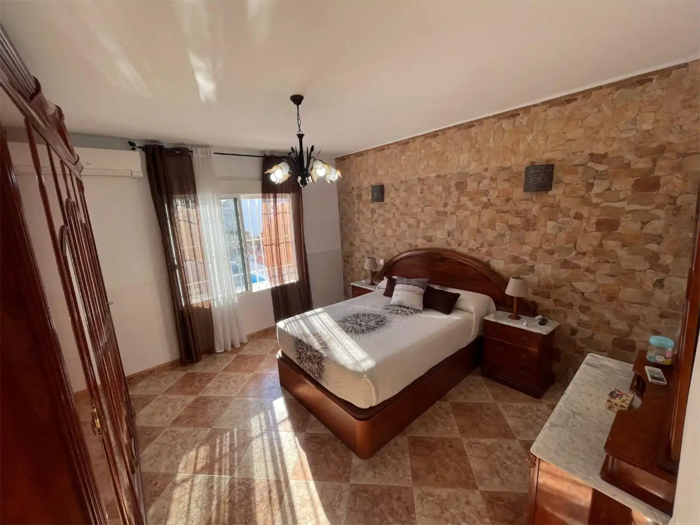 Houses for sale in Avenida Principal, 10, El Higuerón Bedroom of Houses for sale in Córdoba with Air Conditioner, Heating and Terrace
