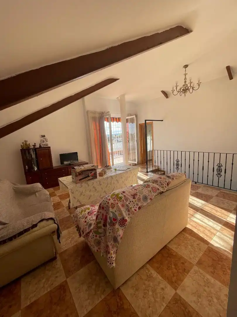 Houses for sale in Avenida Principal, 10, El Higuerón Living room of Houses for sale in Córdoba with Air Conditioner, Heating and Terrace