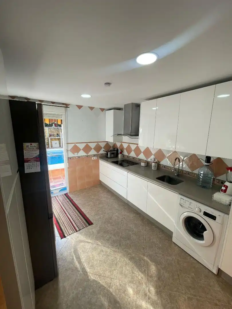 Houses for sale in Avenida Principal, 10, El Higuerón Kitchen of Houses for sale in Córdoba with Air Conditioner, Heating and Terrace