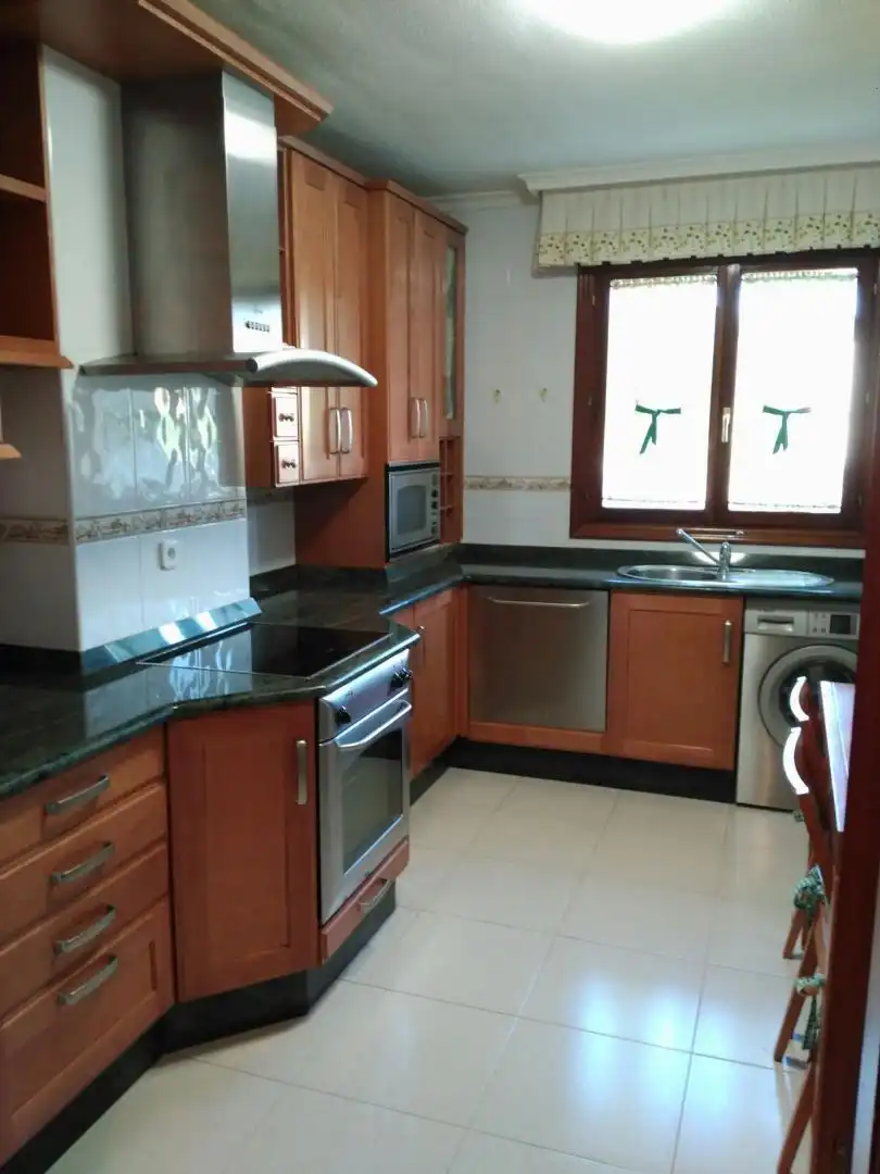 Flat for sale in Barrio Solorz, 1035, Solórzano Kitchen of Flat for sale in Solórzano with Heating, Parquet flooring and Terrace