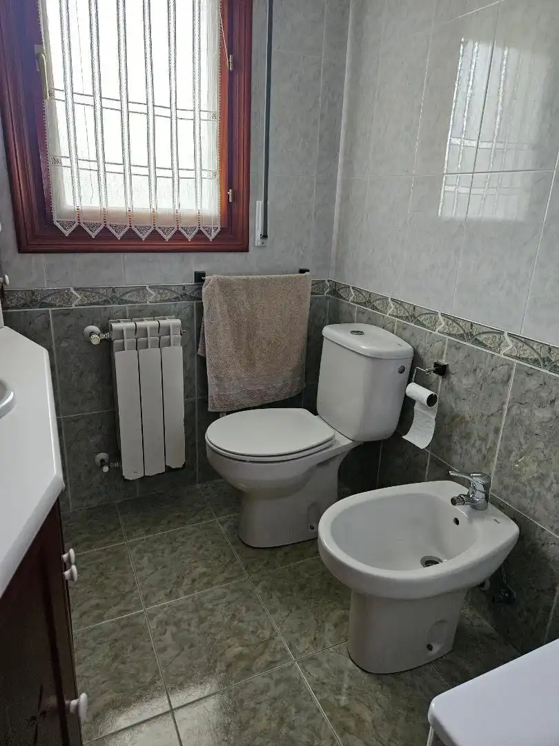 Flat for sale in Barrio Solorz, 1035, Solórzano Bathroom of Flat for sale in Solórzano with Heating, Parquet flooring and Terrace