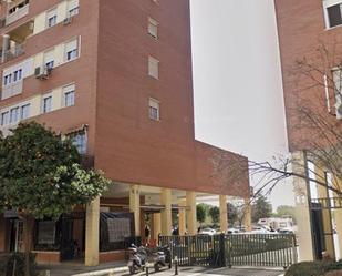 Exterior view of Flat to share in  Sevilla Capital  with Private garden, Terrace and Furnished